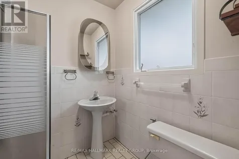 1038 Arnot Road Ottawa ON K2C 0H4