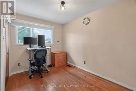 1038 Arnot Road Ottawa ON K2C 0H4