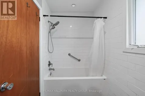 1038 Arnot Road Ottawa ON K2C 0H4