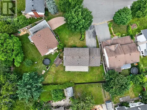 1038 Arnot Road Ottawa ON K2C 0H4