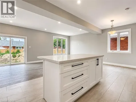 22 Alpine Avenue Stoney Creek ON L9A 1A5