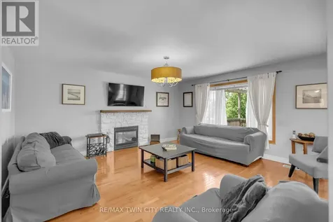 124 Blackburn Drive Brantford ON N3T 6S2