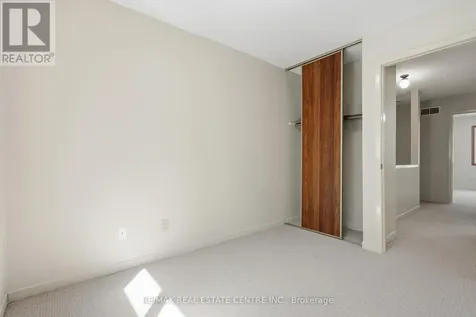 15 Green Valley Drive Kitchener ON N2P 1K7