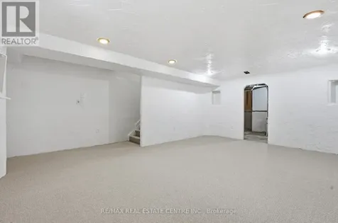 15 Green Valley Drive Kitchener ON N2P 1K7