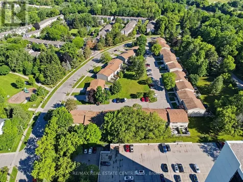 15 Green Valley Drive Kitchener ON N2P 1K7