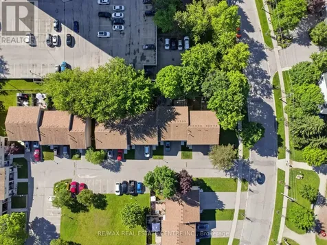 15 Green Valley Drive Kitchener ON N2P 1K7