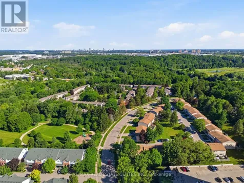 15 Green Valley Drive Kitchener ON N2P 1K7