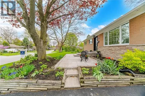 1376 Royal Drive Burlington ON L7P 2G9