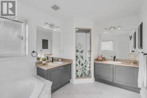 147 Waters Boulevard Milton (de Dempsey) ON L9T 6K5