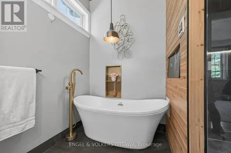 6881 Sparkling Lake Way Ottawa ON K4P 1R7