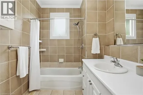 55 East 32nd Street Hamilton ON L8V 3R7