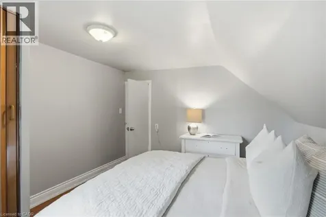 55 East 32nd Street Hamilton ON L8V 3R7