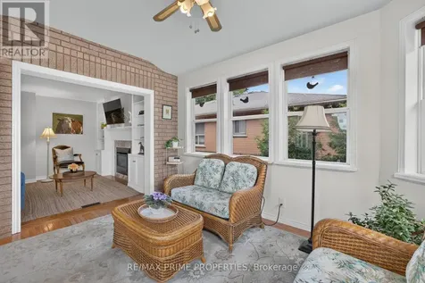 27 Testa Road Uxbridge ON L9P 1M2