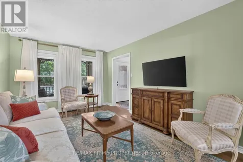 27 Testa Road Uxbridge ON L9P 1M2