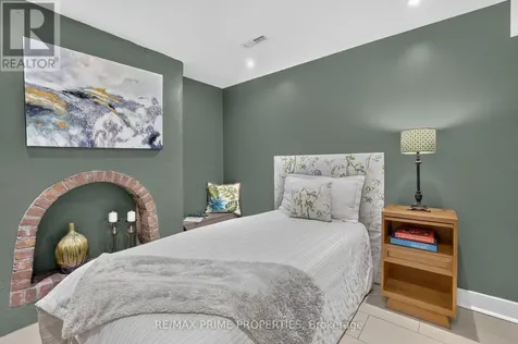 27 Testa Road Uxbridge ON L9P 1M2