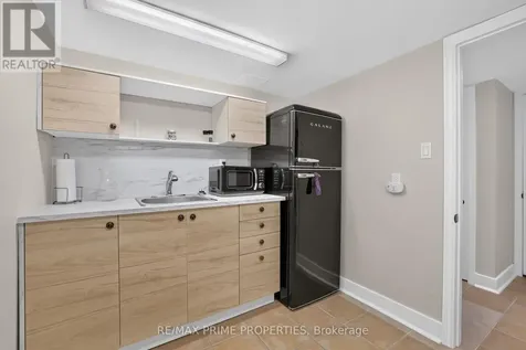 27 Testa Road Uxbridge ON L9P 1M2