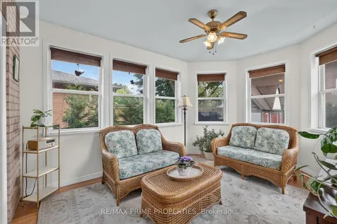 27 Testa Road Uxbridge ON L9P 1M2
