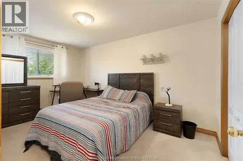 1132 Settlers Street Windsor ON N9G 2W7