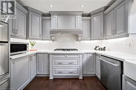1393 Peerless Court Oakville ON L6H 3A4