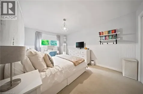 1393 Peerless Court Oakville ON L6H 3A4