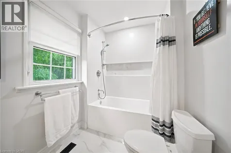 1393 Peerless Court Oakville ON L6H 3A4