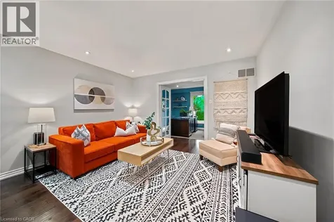 1393 Peerless Court Oakville ON L6H 3A4