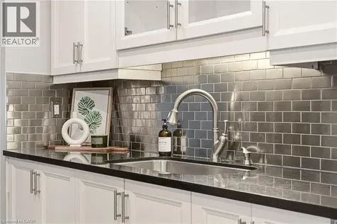 2353 Middlesmoor Crescent Burlington ON L7P 3X4