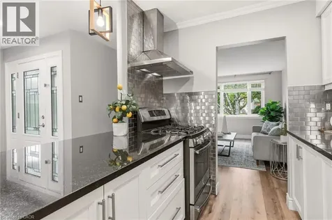 2353 Middlesmoor Crescent Burlington ON L7P 3X4