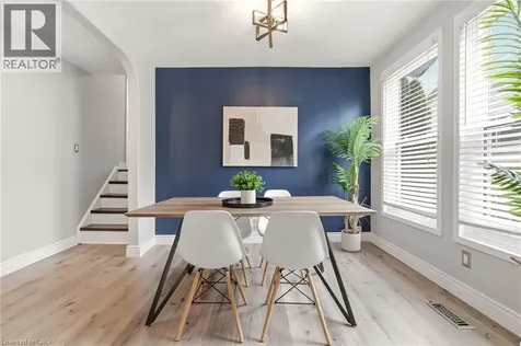 2353 Middlesmoor Crescent Burlington ON L7P 3X4