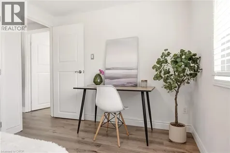 2353 Middlesmoor Crescent Burlington ON L7P 3X4