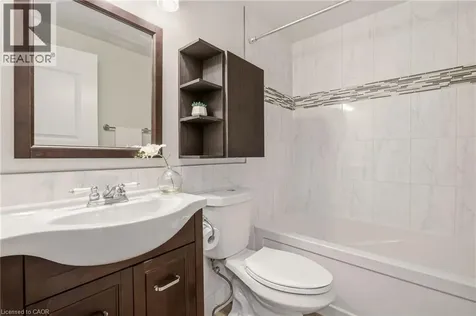 2353 Middlesmoor Crescent Burlington ON L7P 3X4