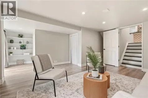 2353 Middlesmoor Crescent Burlington ON L7P 3X4