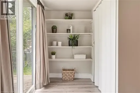 2353 Middlesmoor Crescent Burlington ON L7P 3X4