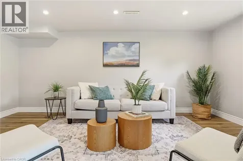 2353 Middlesmoor Crescent Burlington ON L7P 3X4