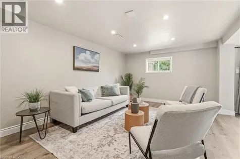 2353 Middlesmoor Crescent Burlington ON L7P 3X4