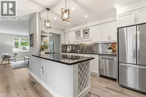2353 Middlesmoor Crescent Burlington ON L7P 3X4