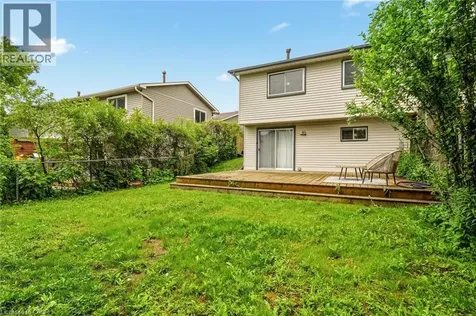 2353 Middlesmoor Crescent Burlington ON L7P 3X4