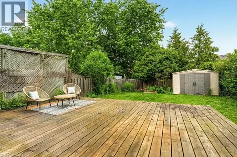 2353 Middlesmoor Crescent Burlington ON L7P 3X4