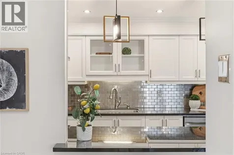 2353 Middlesmoor Crescent Burlington ON L7P 3X4