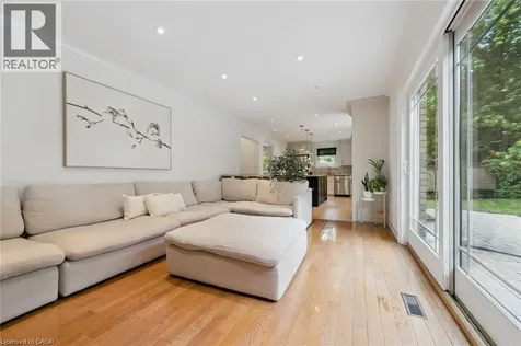 3092 Shannon Crescent Oakville ON L6L 6B4