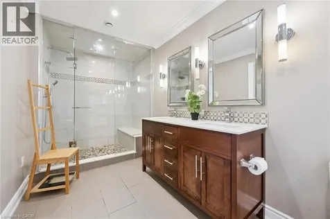 3092 Shannon Crescent Oakville ON L6L 6B4