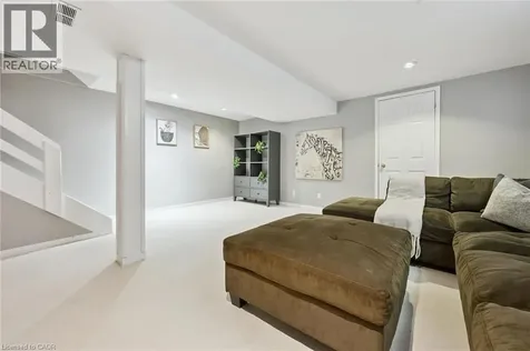 3092 Shannon Crescent Oakville ON L6L 6B4