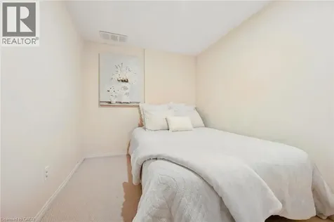 3092 Shannon Crescent Oakville ON L6L 6B4