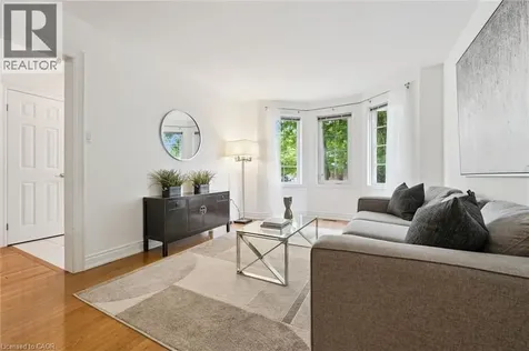 3092 Shannon Crescent Oakville ON L6L 6B4