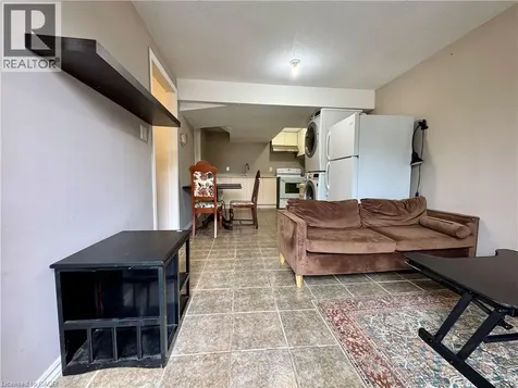 894 Strasburg Road Kitchener ON N2E 2K4