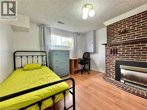 894 Strasburg Road Kitchener ON N2E 2K4