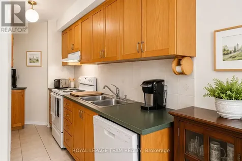 1108 Gablefield Private Ottawa ON K1J 1E3