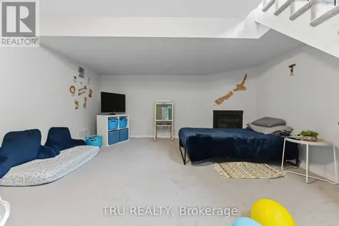 205 Losino Crescent Ottawa ON K2V 0E4