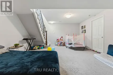 205 Losino Crescent Ottawa ON K2V 0E4