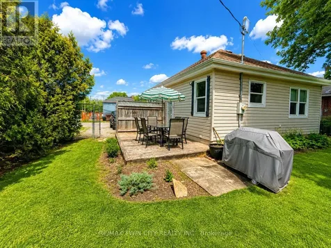 49 William Street North Dumfries ON N0B 1E0